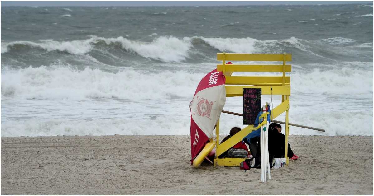 গভর্নর ফিল মারফি সতর্ক করে জানান, আগামী কয়েক দিন স্টেইটের সব সমুদ্র সৈকতে প্রাণ কেড়ে নিতে পারে, এমন প্রবল স্রোত থাকবে। ছবি:  নর্থজার্সি ডটকম